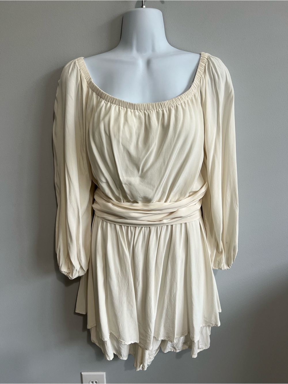 Express Size M Cream Romper with Long Peasant Sleeves and Tie Waist
